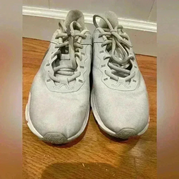 Nike Legend Essential 2, size 8.5 - Picture 6 of 9